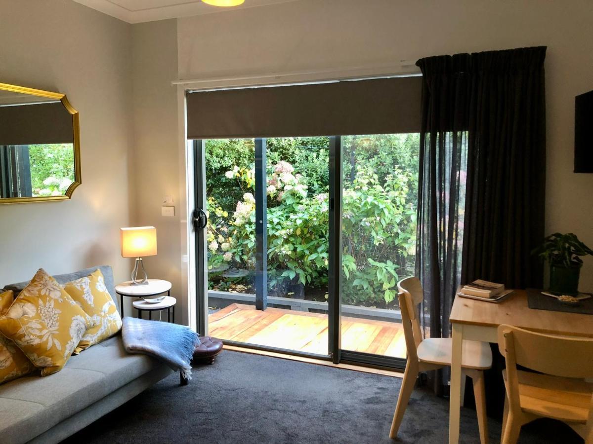 Bed and Breakfast A'Meadow Trentham Экстерьер фото